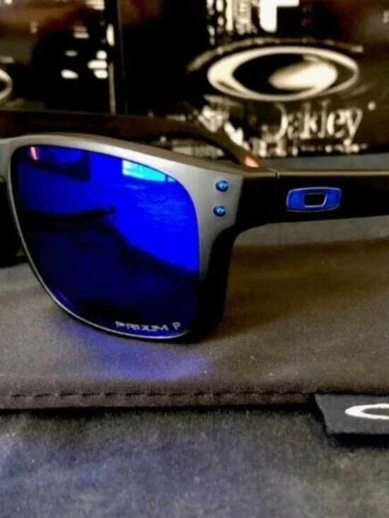 OO9102 Oakley Holbrook Prizm Polarized Sunglasses - Picture 2 of 7